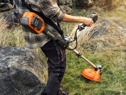 Krovinorez Husqvarna 220iR