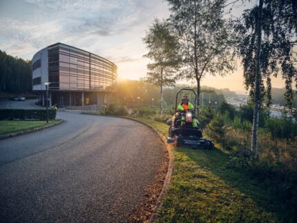Profesionálny Rider HUSQVARNA P 525DX
