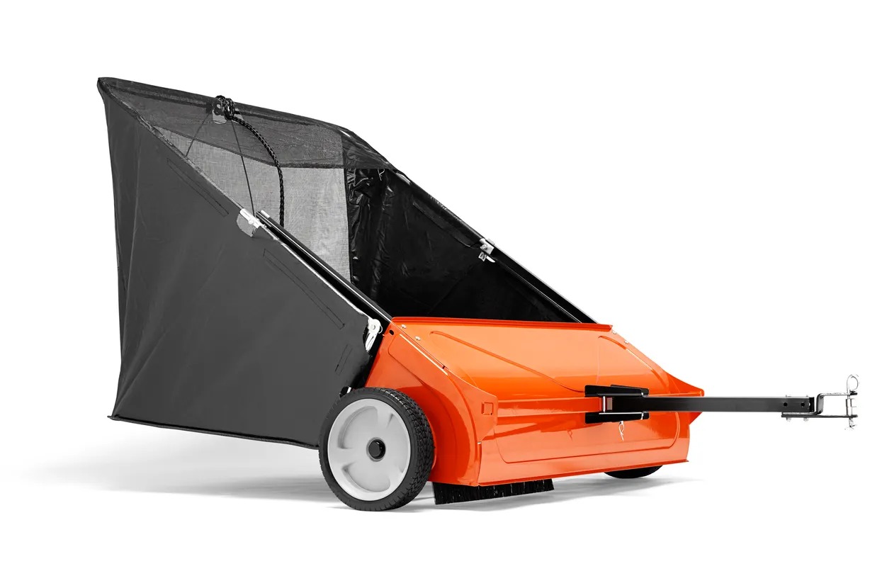 Zberný vozík na trávu (Sweeper) Zberný vozík na trávu (Sweeper)
